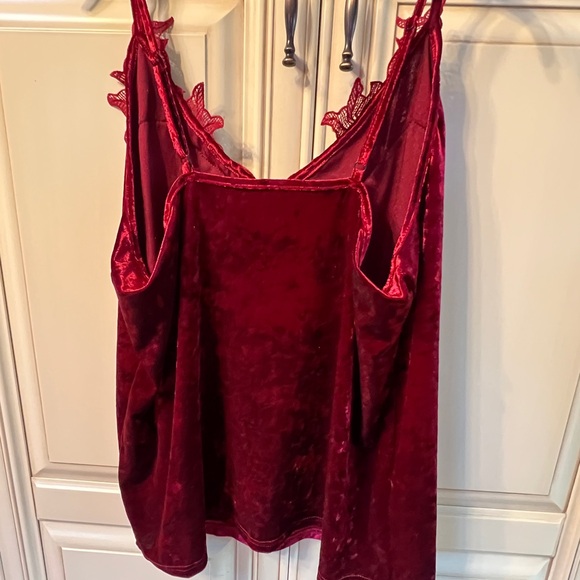 Velvet camisole with adjustable straps - Picture 4 of 4